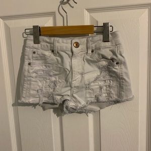 Like new white American Eagle shorts
